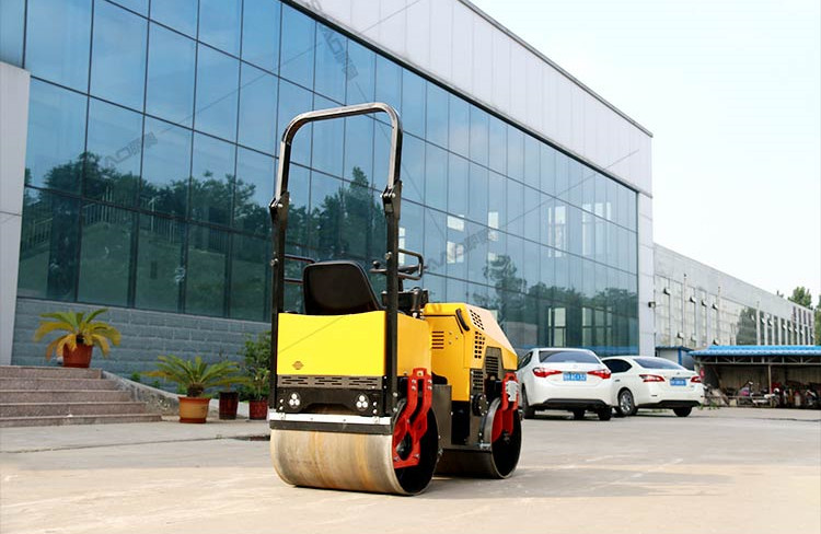 低溫天氣對(duì)于小型壓路機(jī)影響有哪些?