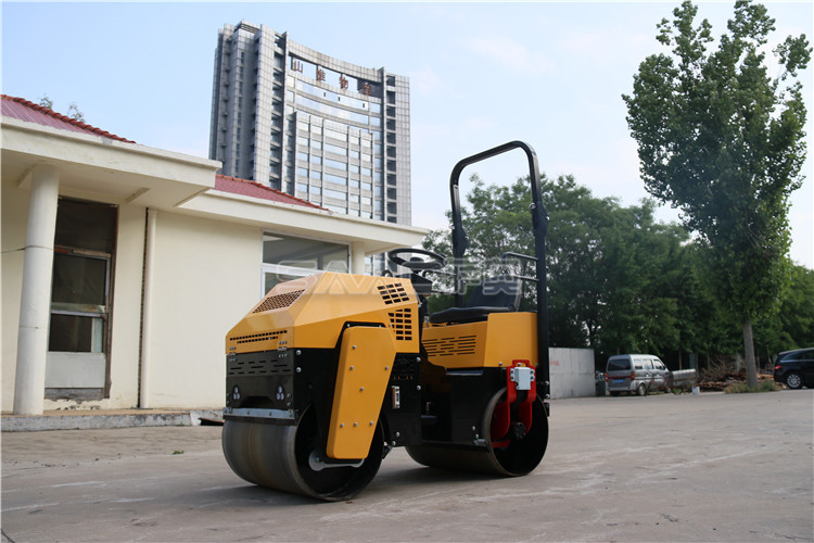 小型壓路機(jī)停放也是“有套路”，你造嗎？